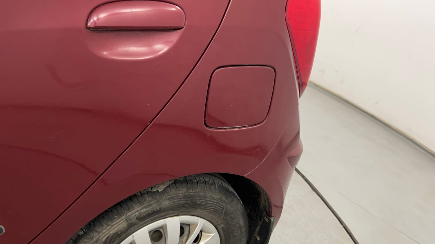 Used 2015 Hyundai i10 Sportz 1.1 iRDE2 Petrol Manual dents MINOR SCRATCH