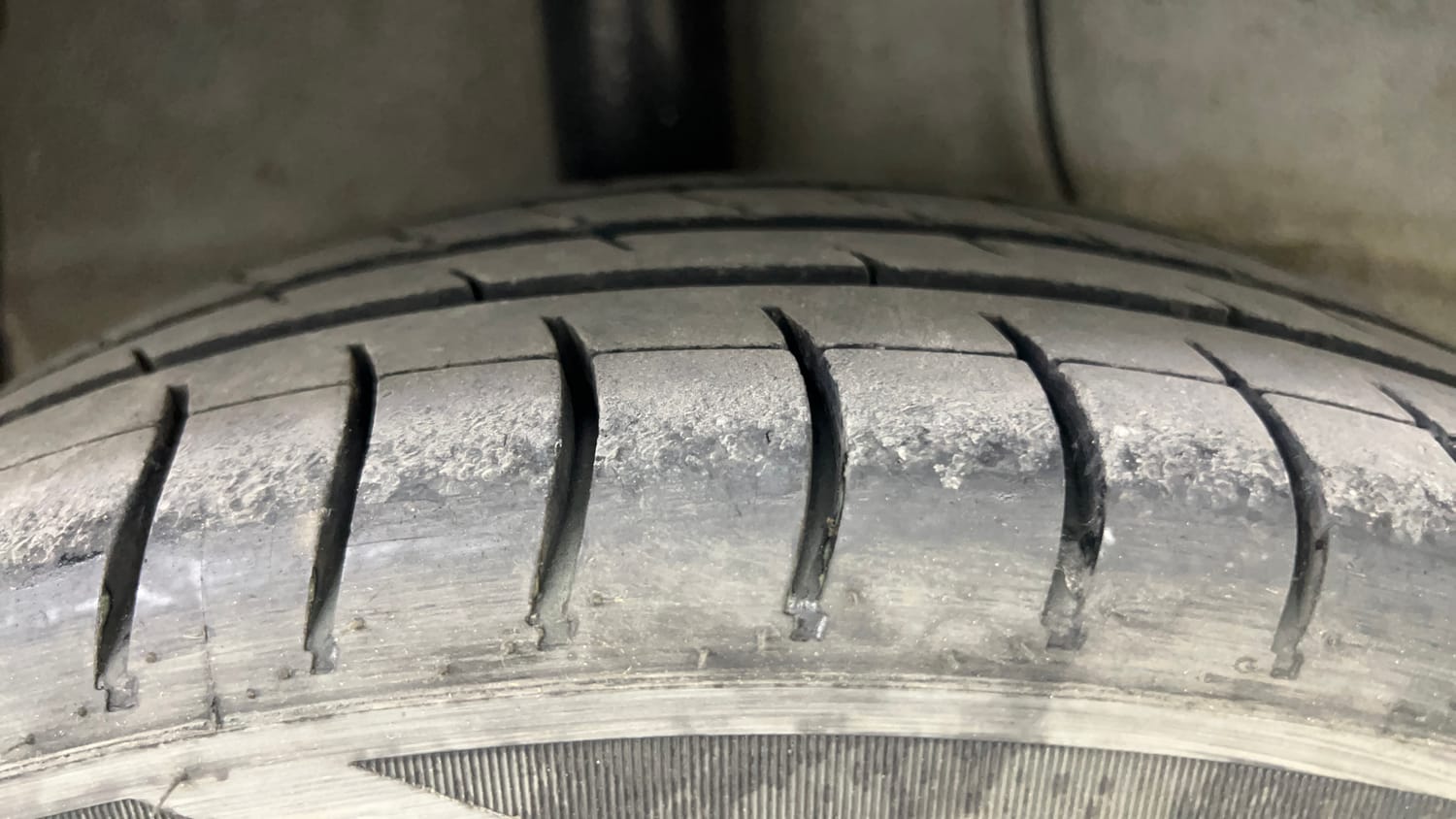 Used 2021 Hyundai Aura S 1.2 CNG Cng Manual tyres RIGHT REAR TYRE TREAD VIEW