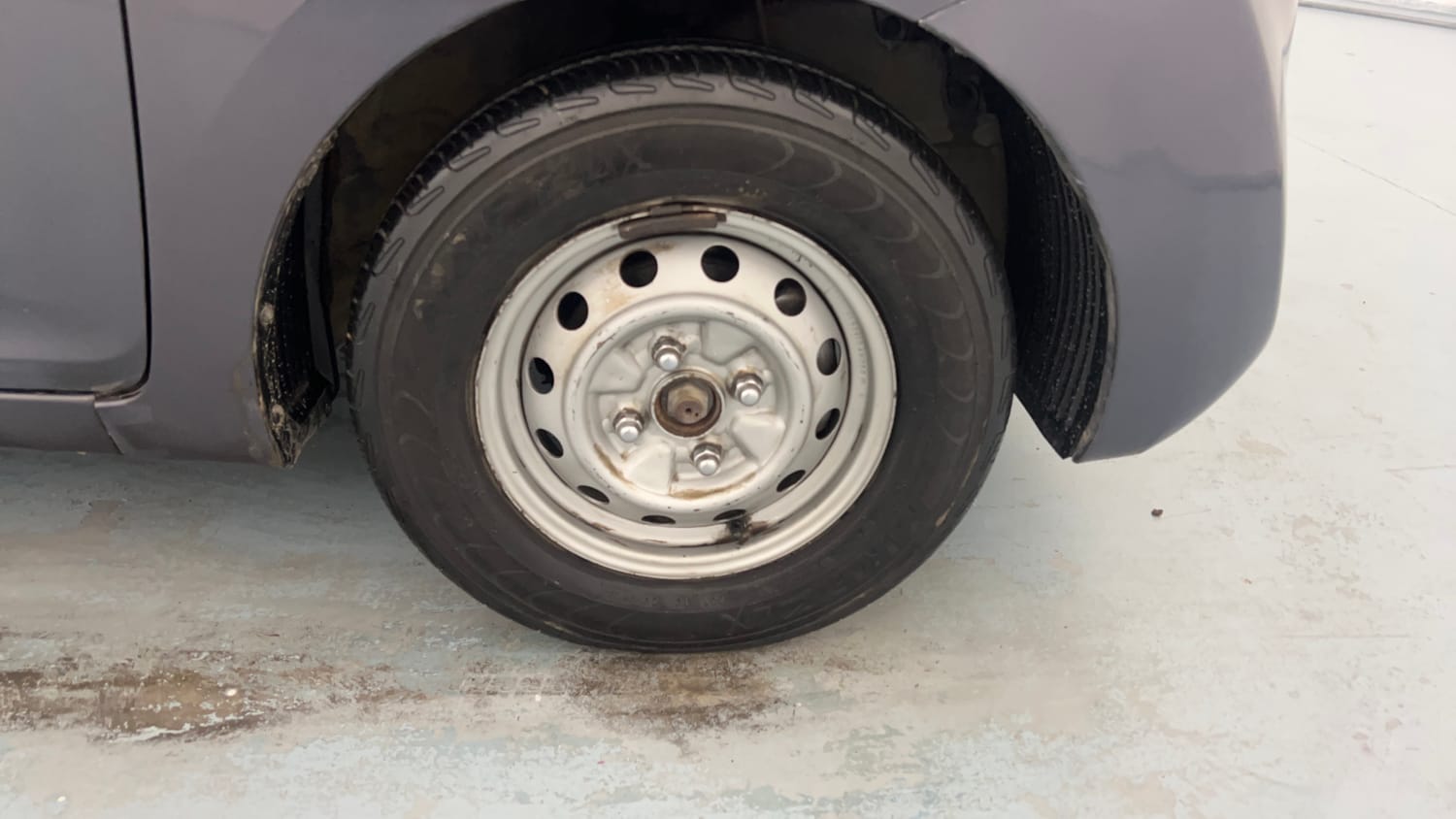 Used 2014 Hyundai Eon Era + Petrol Manual tyres RIGHT FRONT TYRE RIM VIEW