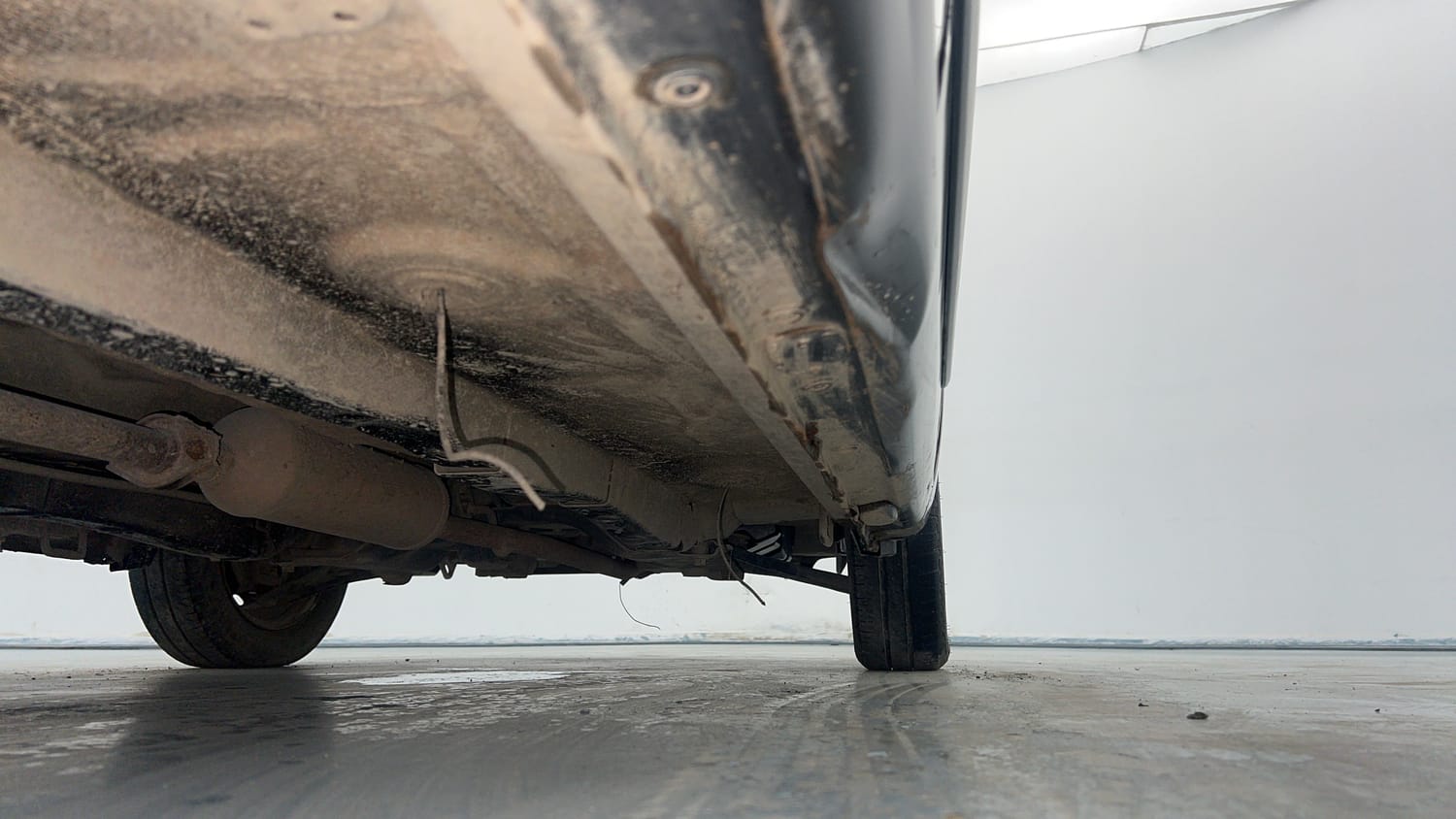 Used 2014 Maruti Suzuki Wagon R LXI Petrol Manual extra REAR RIGHT UNDERBODY VIEW