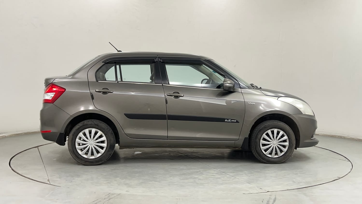 Used 2015 Maruti Suzuki Swift Dzire VXI Petrol Manual exterior RIGHT SIDE VIEW