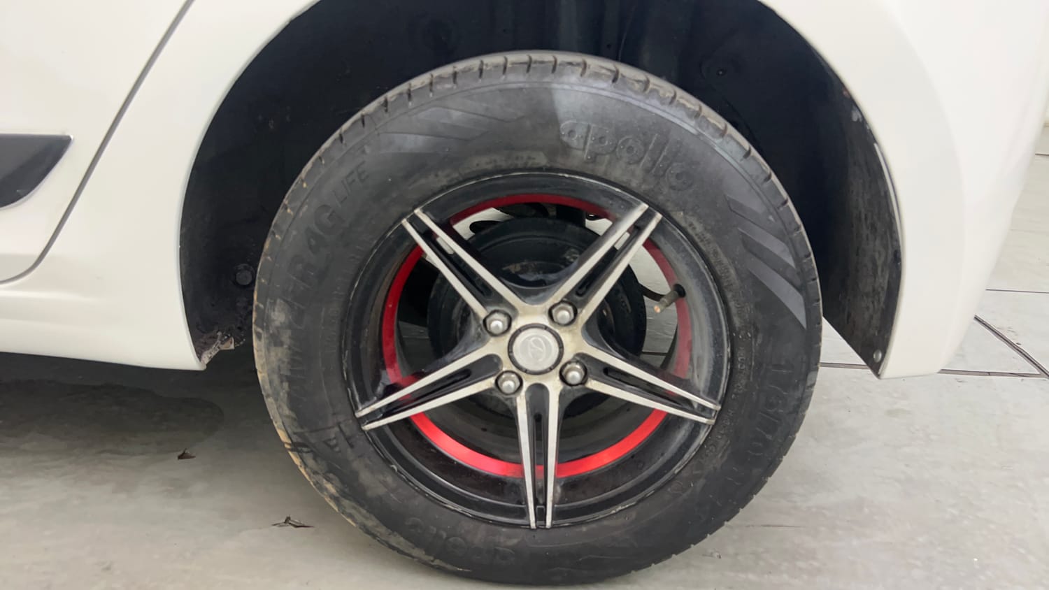 Used 2016 Hyundai Elite i20 Sportz 1.2 Petrol Manual tyres LEFT REAR TYRE RIM VIEW