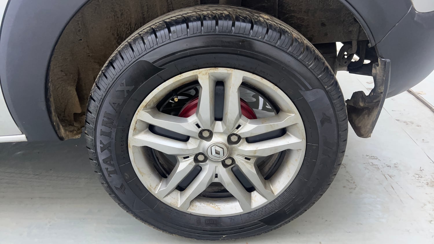 Used 2023 Renault Triber RXZ Petrol Manual tyres LEFT REAR TYRE RIM VIEW