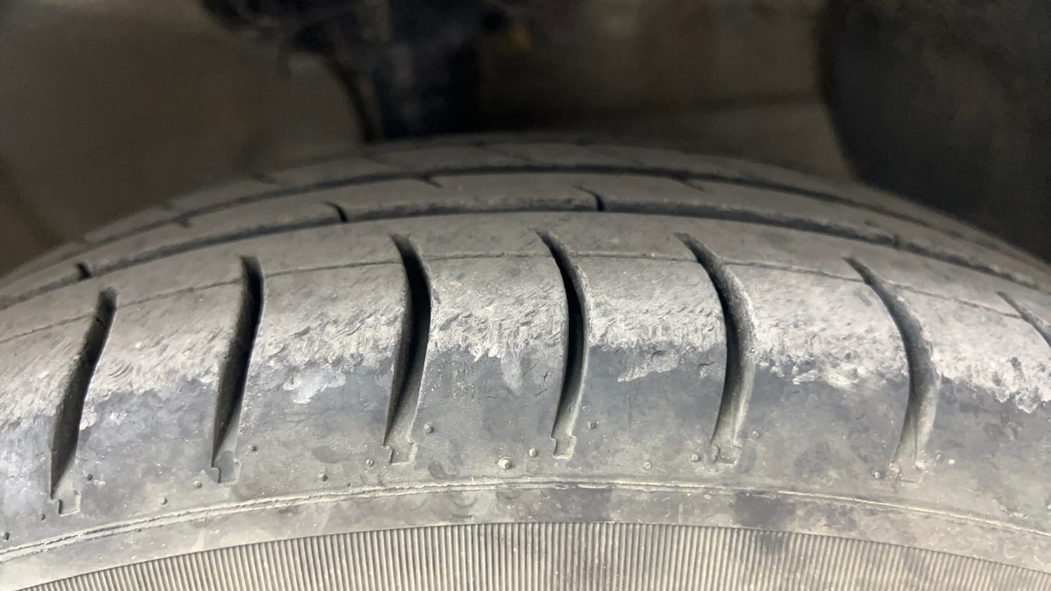 Used 2021 Hyundai Aura S 1.2 CNG Cng Manual tyres RIGHT FRONT TYRE TREAD VIEW