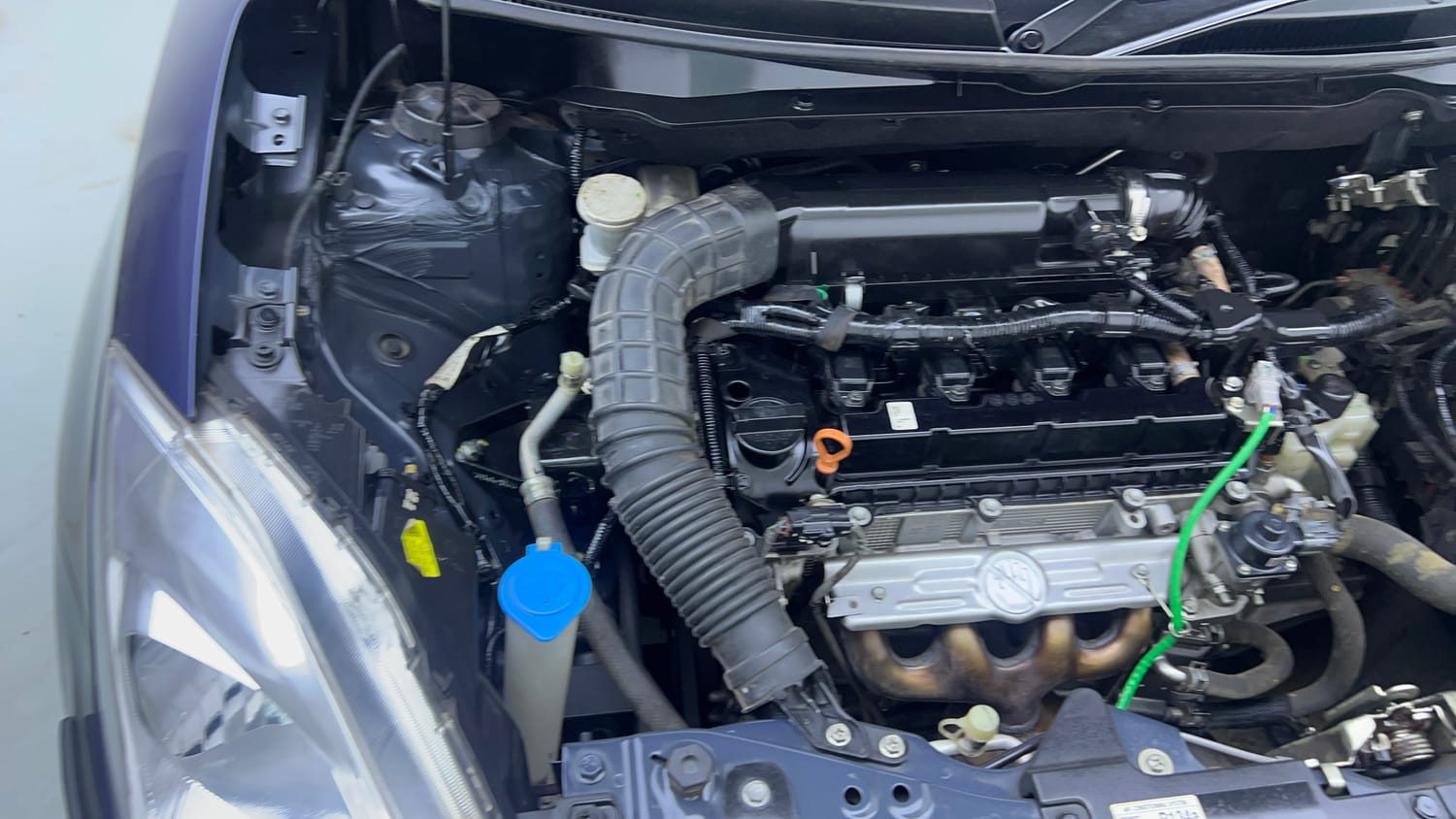 Used 2023 Maruti Suzuki Swift VXi AMT Petrol Automatic engine ENGINE RIGHT SIDE VIEW