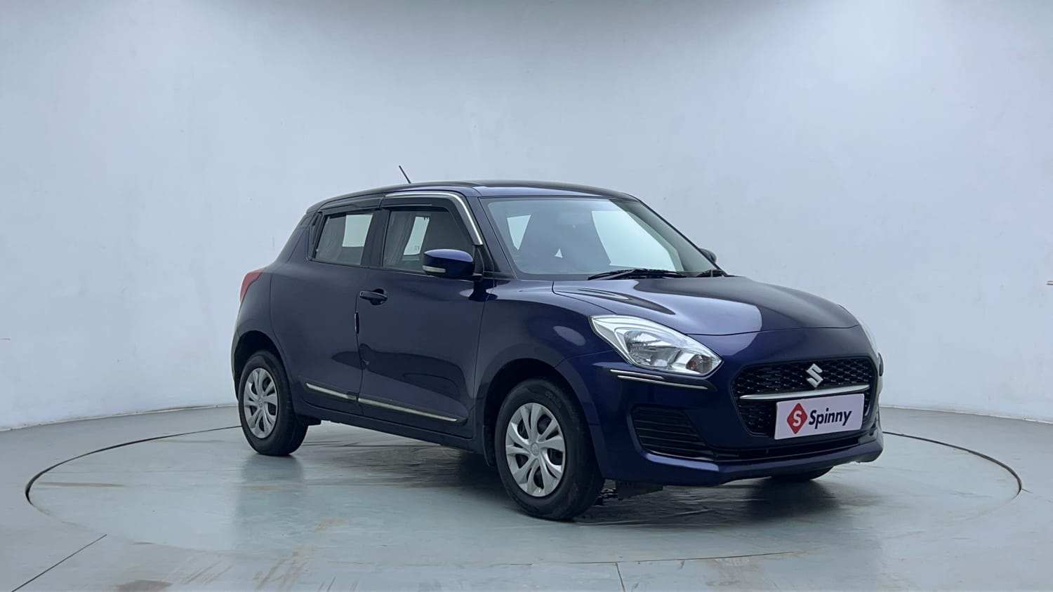 Used 2023 Maruti Suzuki Swift VXi AMT Petrol Automatic exterior RIGHT FRONT CORNER VIEW