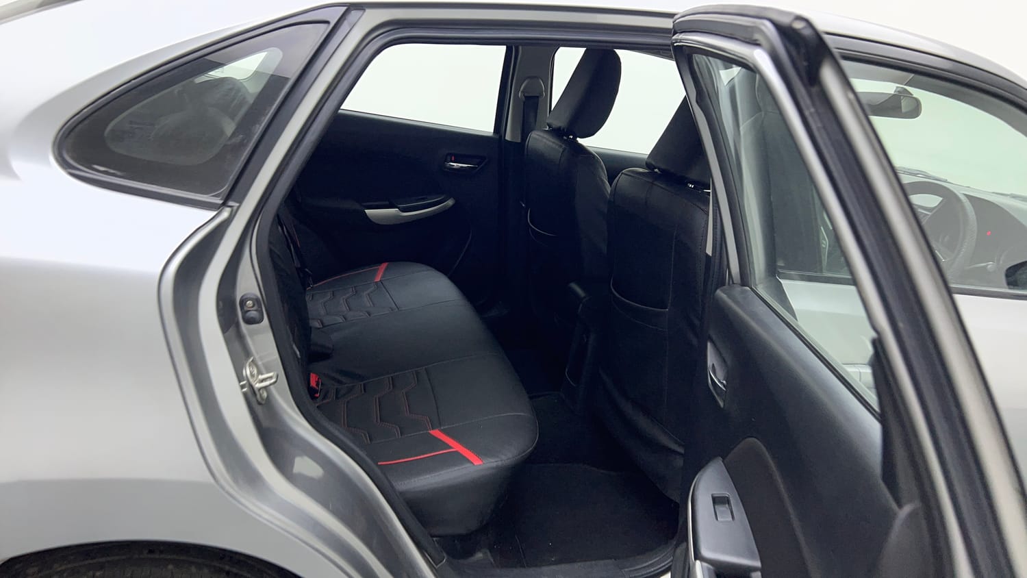 Used 2017 Maruti Suzuki Baleno Delta 1.2 Petrol Manual interior RIGHT SIDE REAR DOOR CABIN VIEW