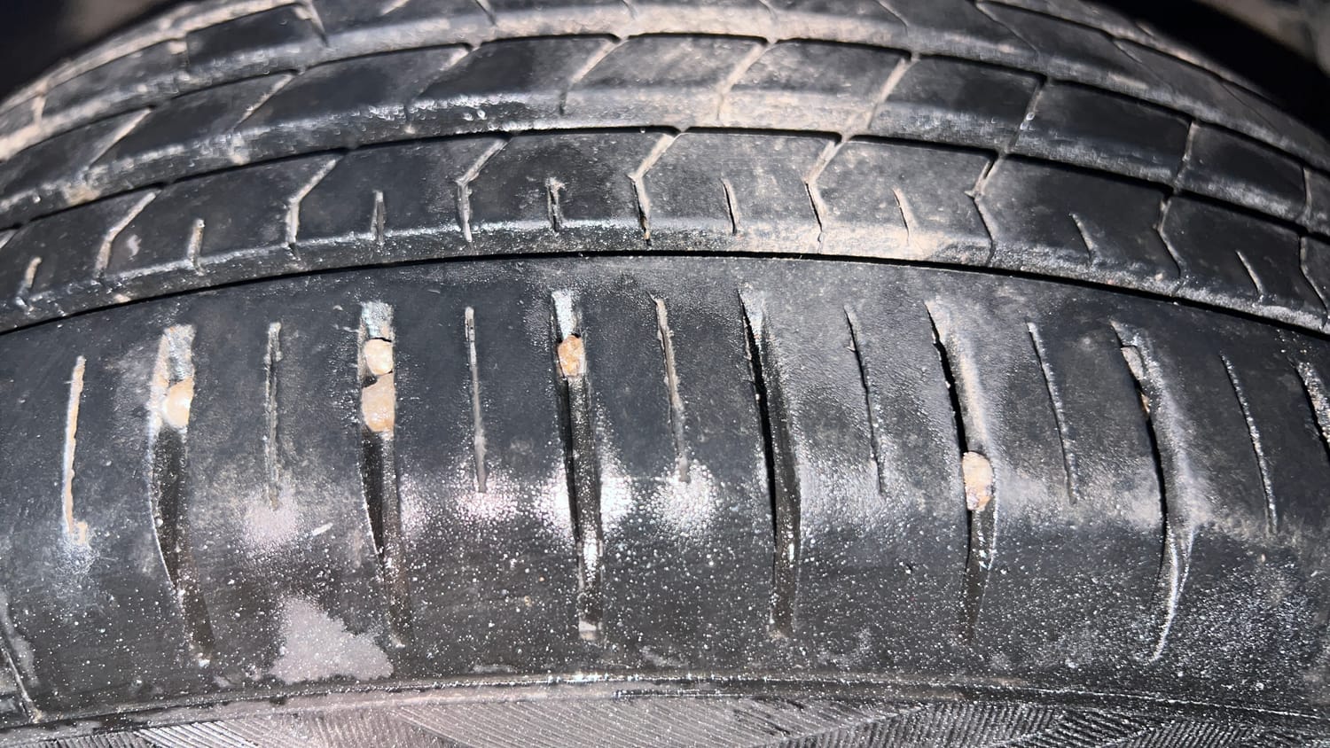 Used 2023 Toyota Glanza V AMT Petrol Automatic tyres RIGHT FRONT TYRE TREAD VIEW