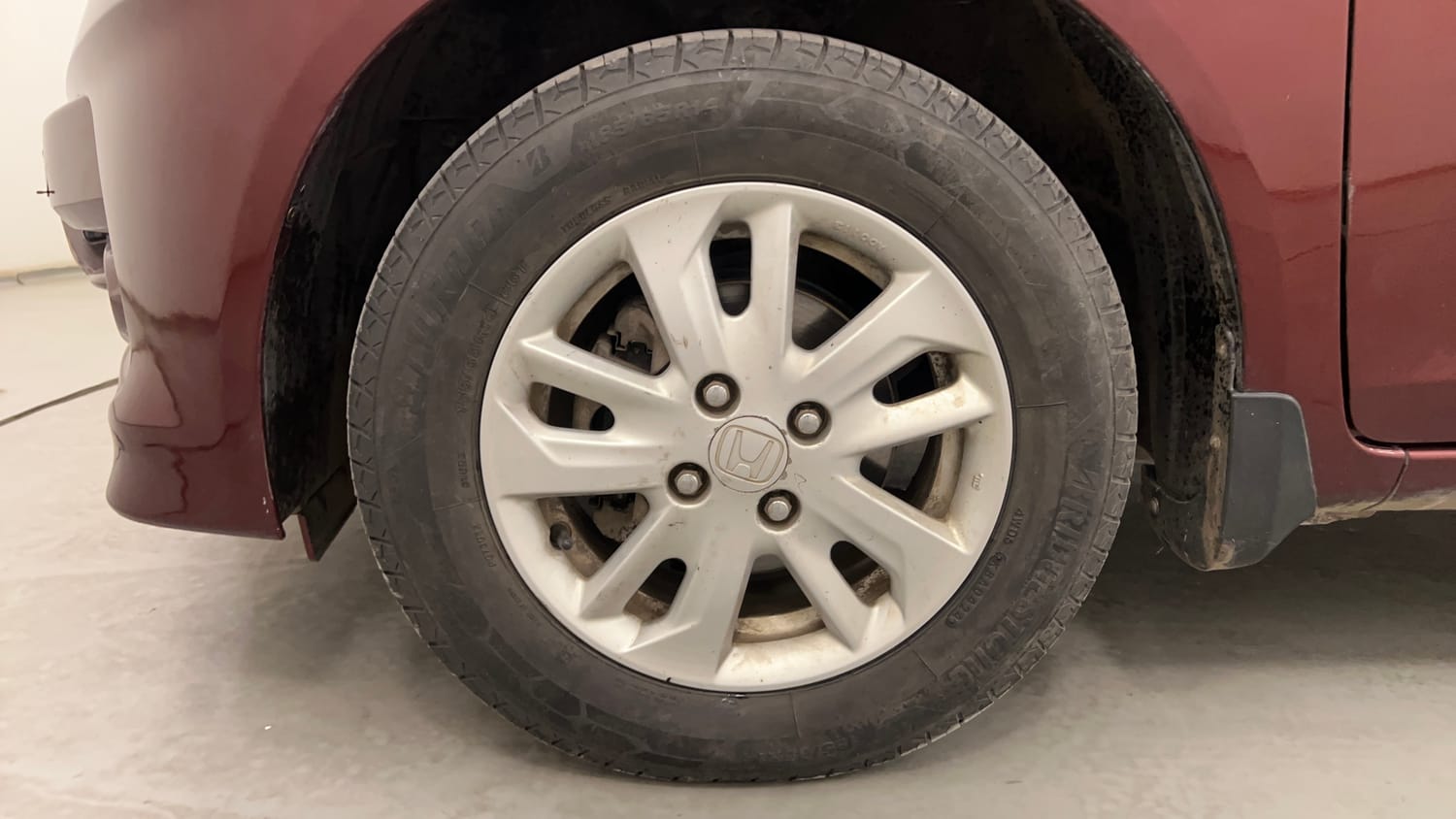 Used 2014 Honda Amaze 1.5 VX i-DTEC Diesel Manual tyres LEFT FRONT TYRE RIM VIEW