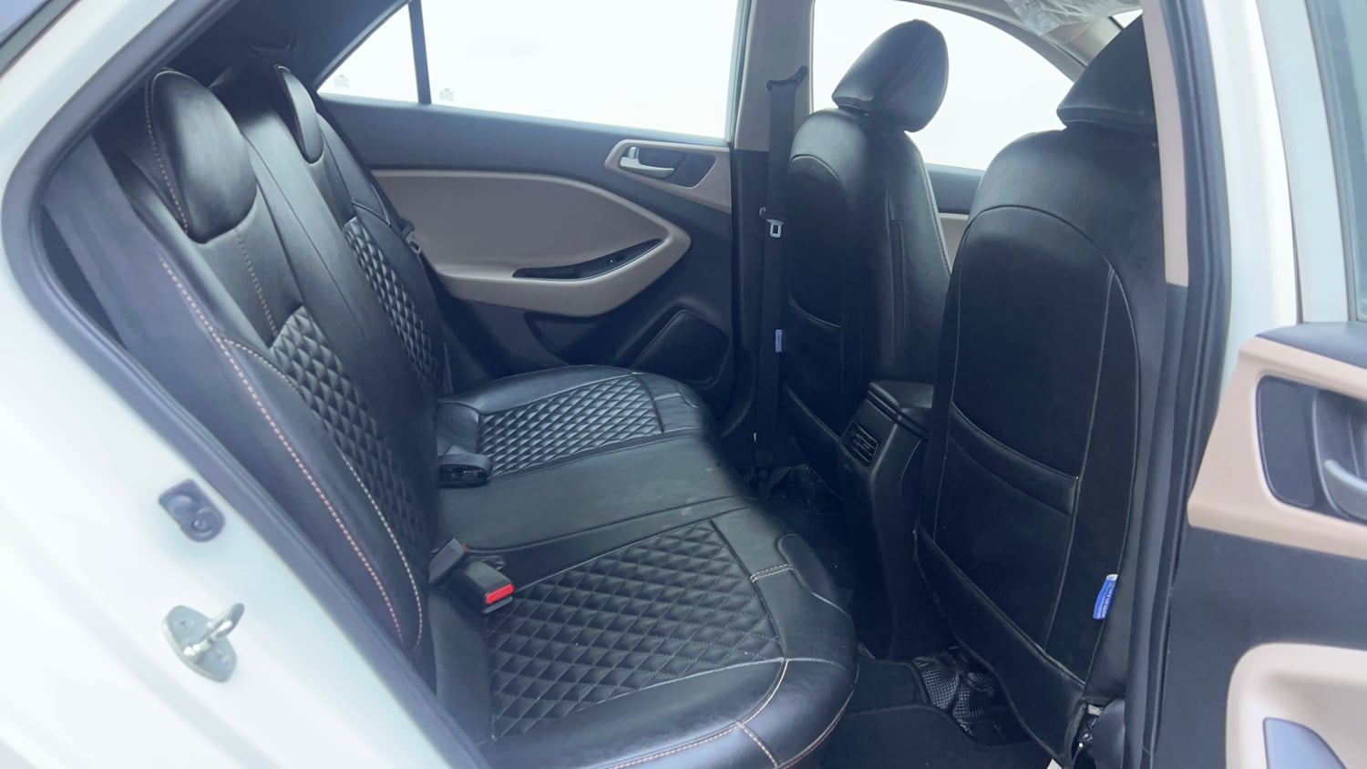 Used 2019 Hyundai Elite i20 Sportz Plus 1.2 Petrol Manual interior RIGHT SIDE REAR DOOR CABIN VIEW