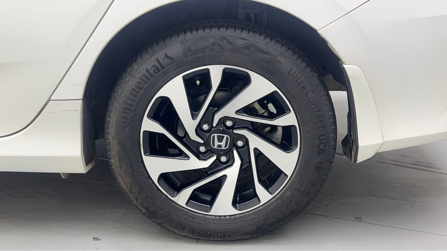 Used 2019 Honda Civic VX CVT Petrol Petrol Automatic tyres LEFT REAR TYRE RIM VIEW