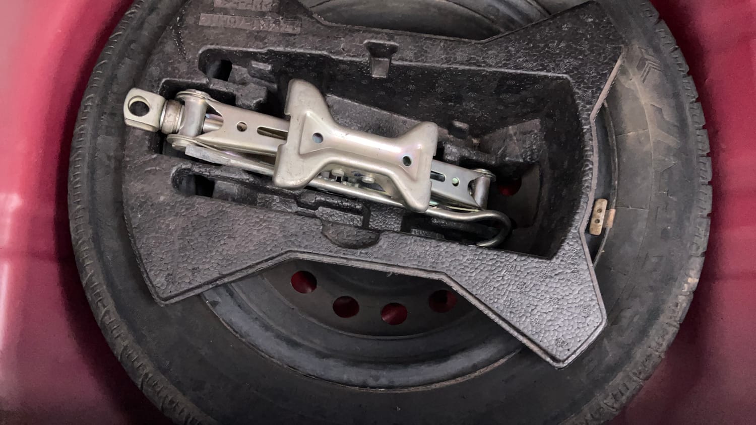 Used 2017 Maruti Suzuki Celerio VXi AMT Petrol Automatic tyres SPARE TYRE VIEW