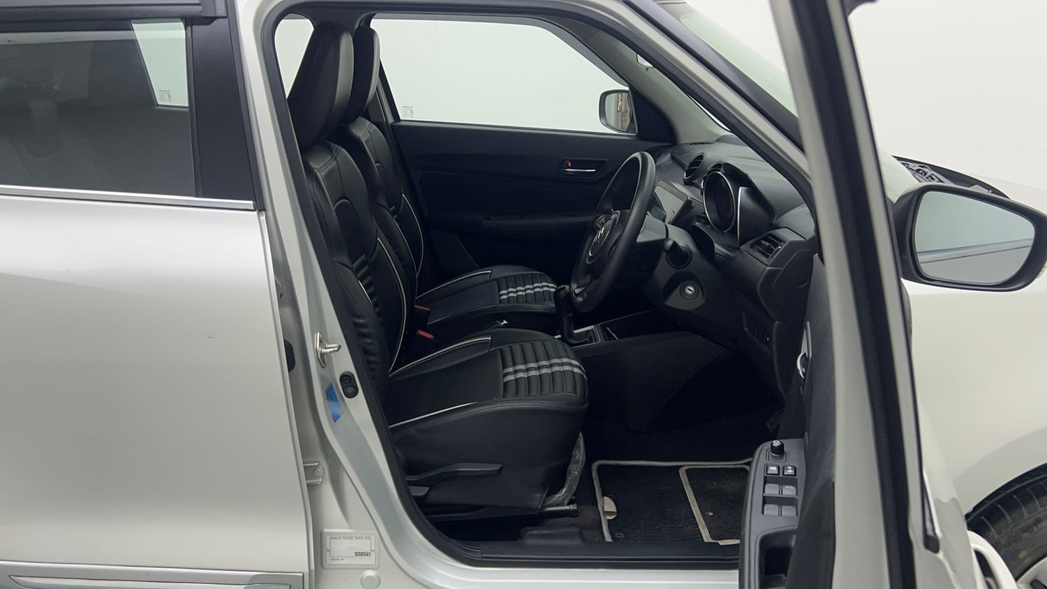 Used 2022 Maruti Suzuki Swift VXi Petrol Manual interior RIGHT SIDE FRONT DOOR CABIN VIEW