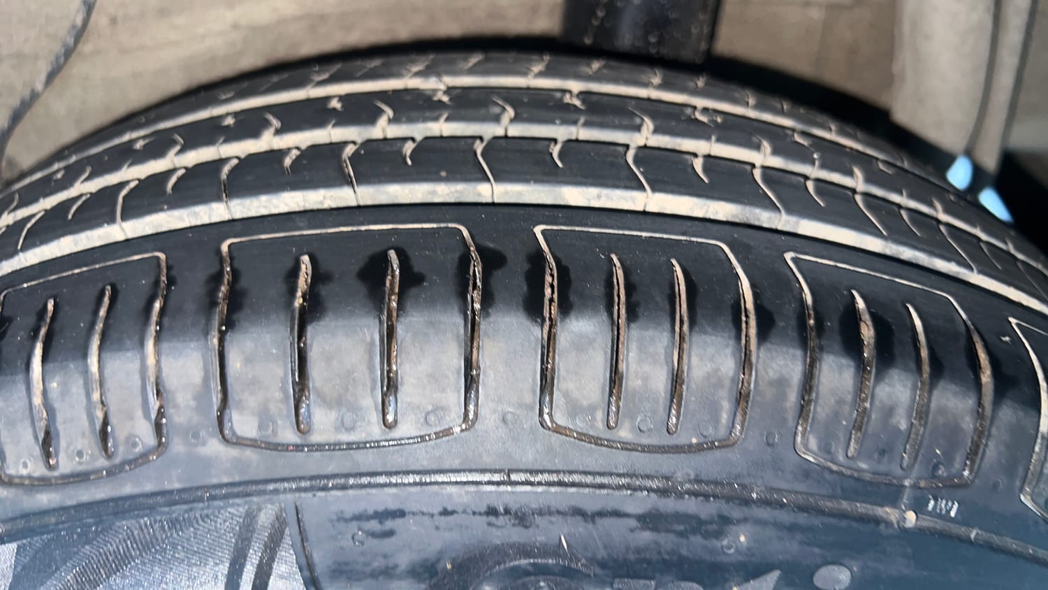 Used 2017 Maruti Suzuki Celerio ZXI (O) AMT Petrol Automatic tyres LEFT REAR TYRE TREAD VIEW