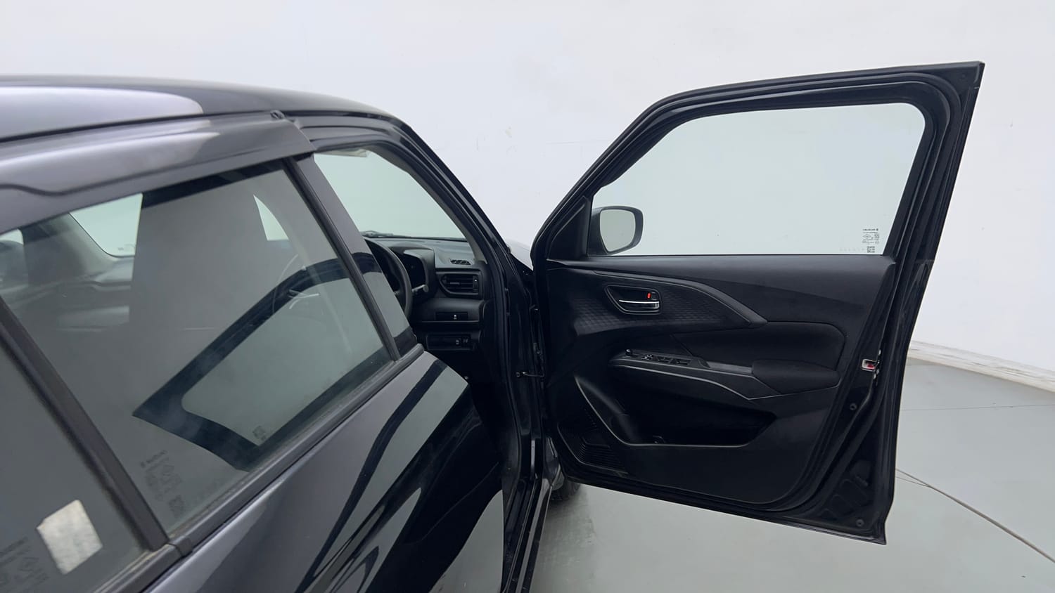 Used 2025 Maruti Suzuki Swift VXi AMT Petrol Automatic interior RIGHT FRONT DOOR OPEN VIEW