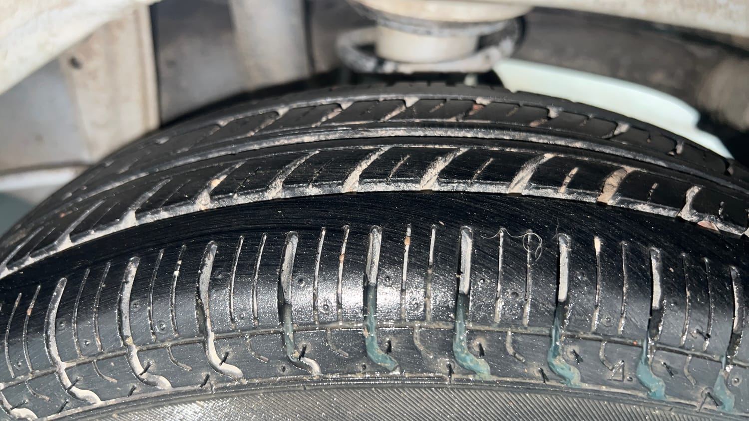 Used 2016 Maruti Suzuki Alto 800 Vxi Petrol Manual tyres LEFT REAR TYRE TREAD VIEW