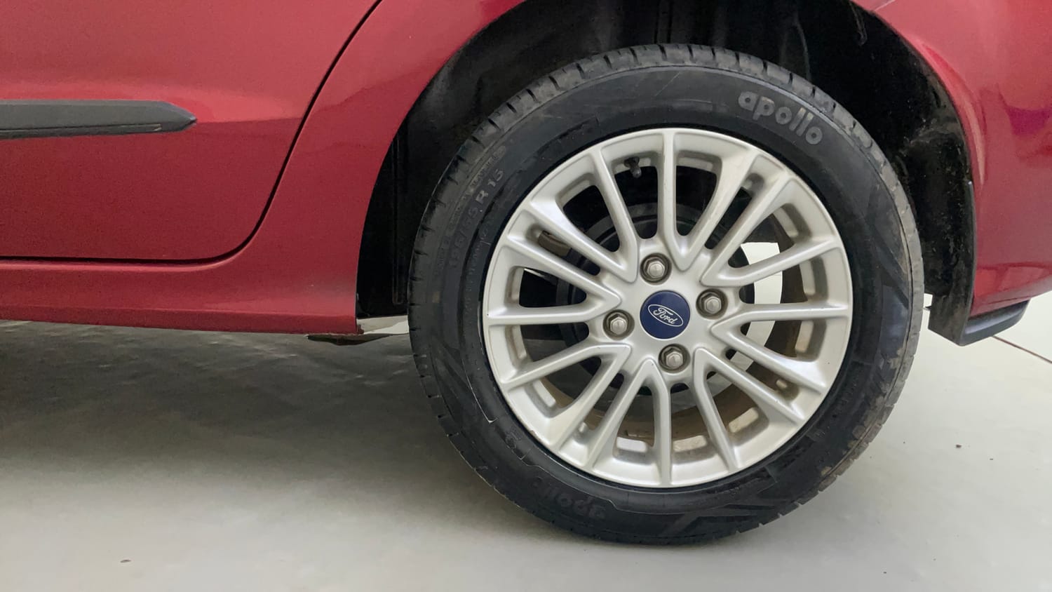 Used 2020 Ford Figo Aspire Titanium 1.2 Ti-VCT Petrol Manual tyres LEFT REAR TYRE RIM VIEW