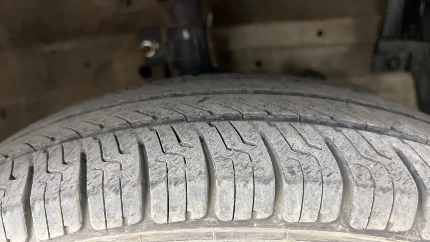Used 2017 Maruti Suzuki Swift VXi Petrol Manual tyres RIGHT FRONT TYRE TREAD VIEW