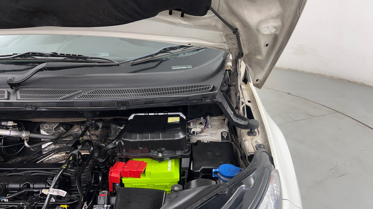 Used 2017 Ford EcoSport Titanium 1.5L Ti-VCT AT Petrol Automatic engine ENGINE LEFT SIDE HINGE & APRON VIEW