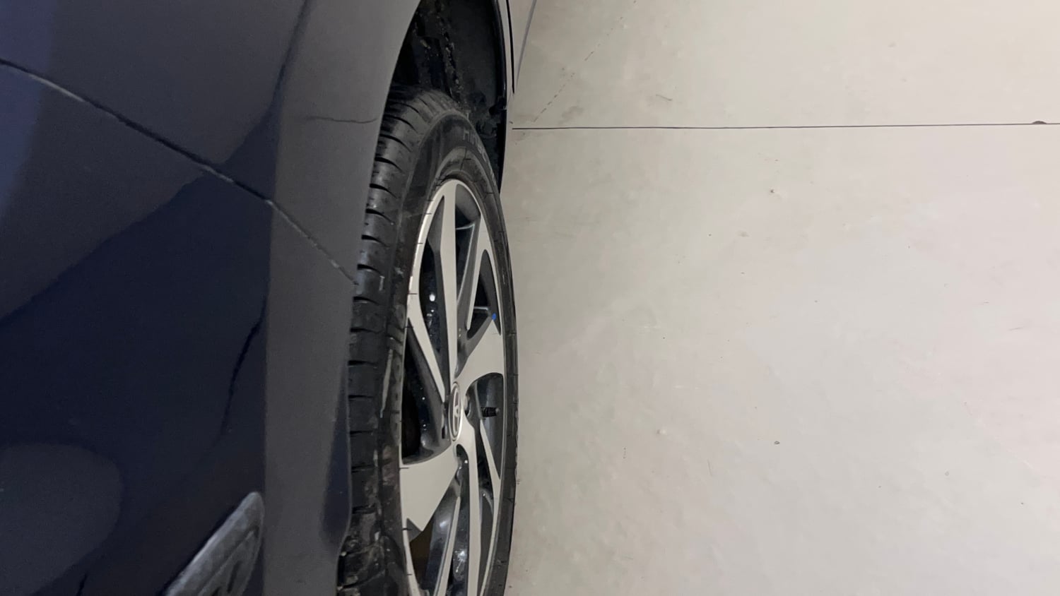 Used 2023 Toyota Glanza V AMT Petrol Automatic dents MINOR SCRATCH