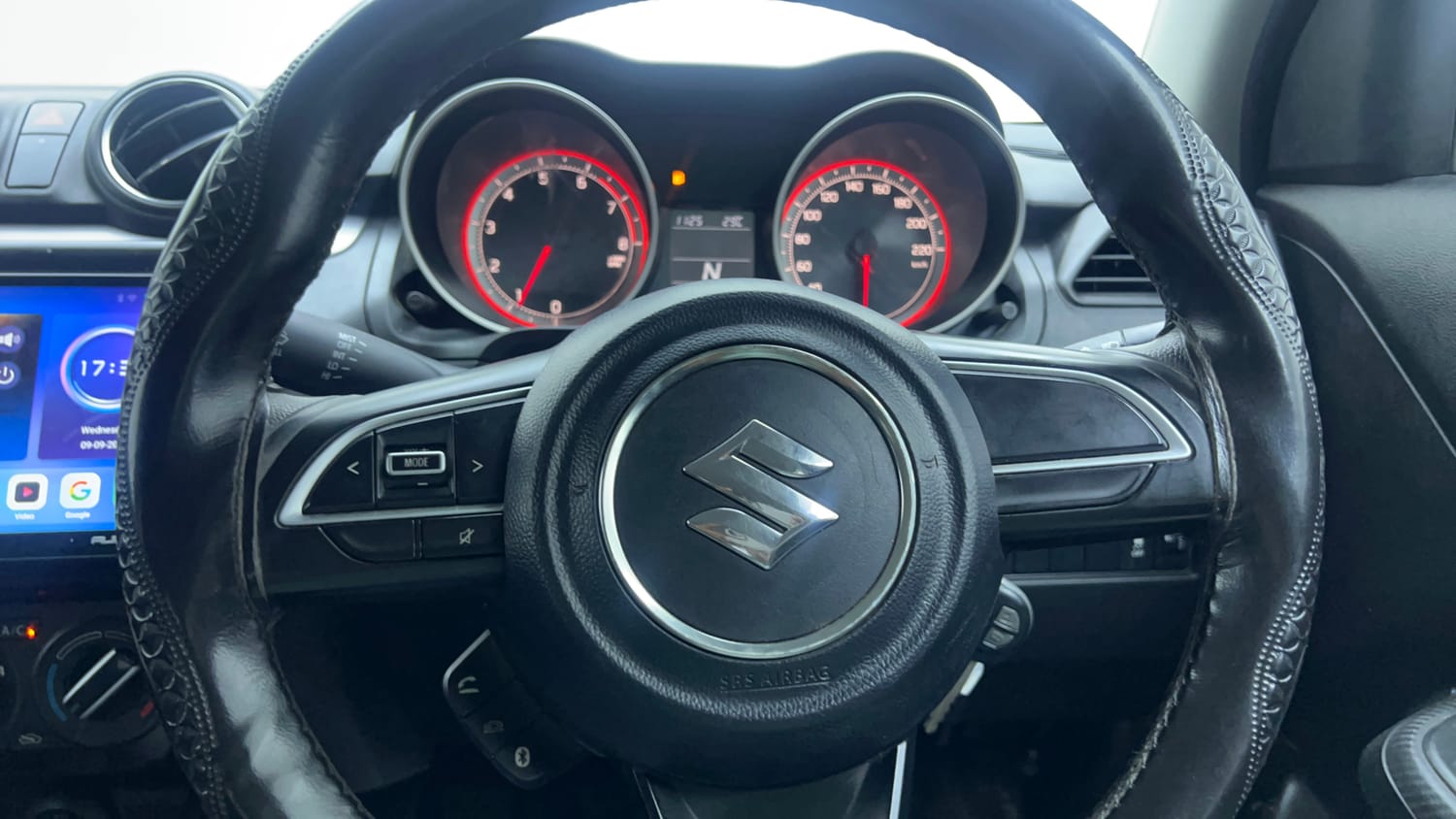 Used 2023 Maruti Suzuki Swift VXi AMT Petrol Automatic top_features Steering mounted controls