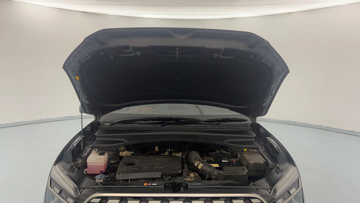 Used 2022 Hyundai Alcazar Signature (O) 7 Seater 1.5 Diesel AT Diesel Automatic engine ENGINE & BONNET OPEN FRONT VIEW