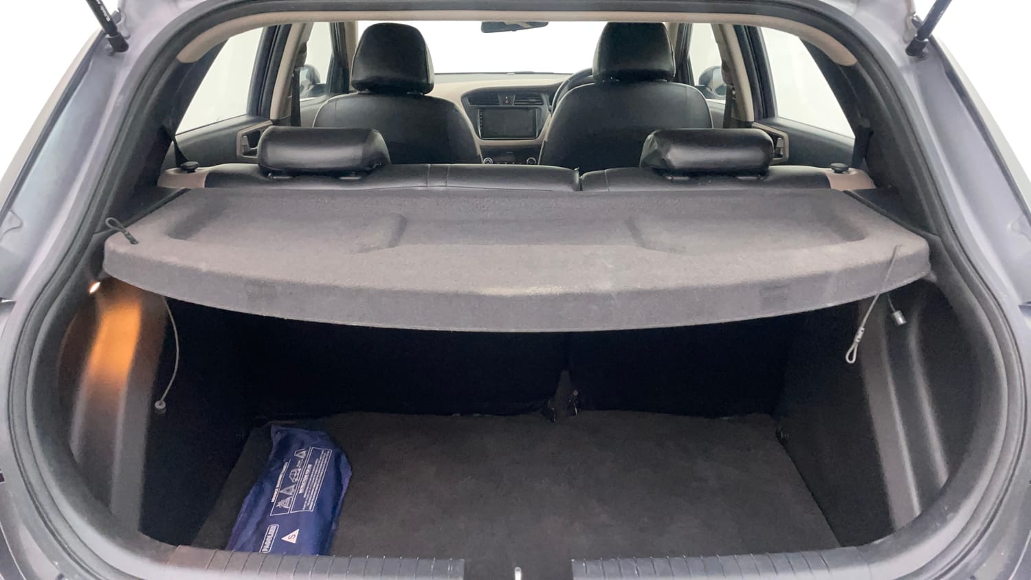 Used 2017 Hyundai Elite i20 Asta 1.2 (O) Petrol Manual interior DICKY INSIDE VIEW