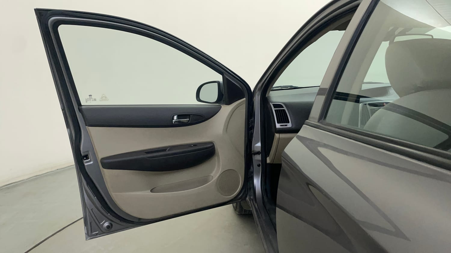 Used 2012 Hyundai i20 Sportz 1.2 Petrol Manual interior LEFT FRONT DOOR OPEN VIEW