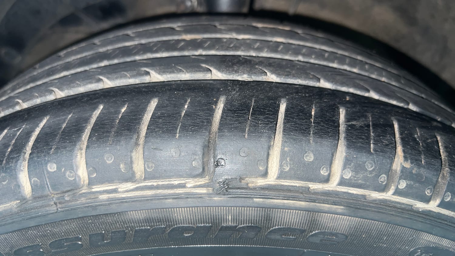 Used 2018 Maruti Suzuki Baleno Alpha 1.2 AT Petrol Automatic tyres LEFT FRONT TYRE TREAD VIEW