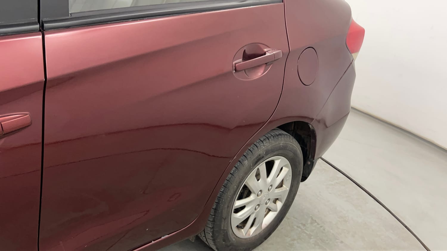 Used 2014 Honda Amaze 1.5 VX i-DTEC Diesel Manual dents MINOR SCRATCH
