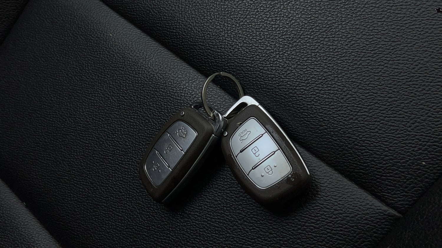 Used 2022 Hyundai Aura SX Plus 1.2 AMT Petrol Petrol Automatic extra CAR KEY VIEW