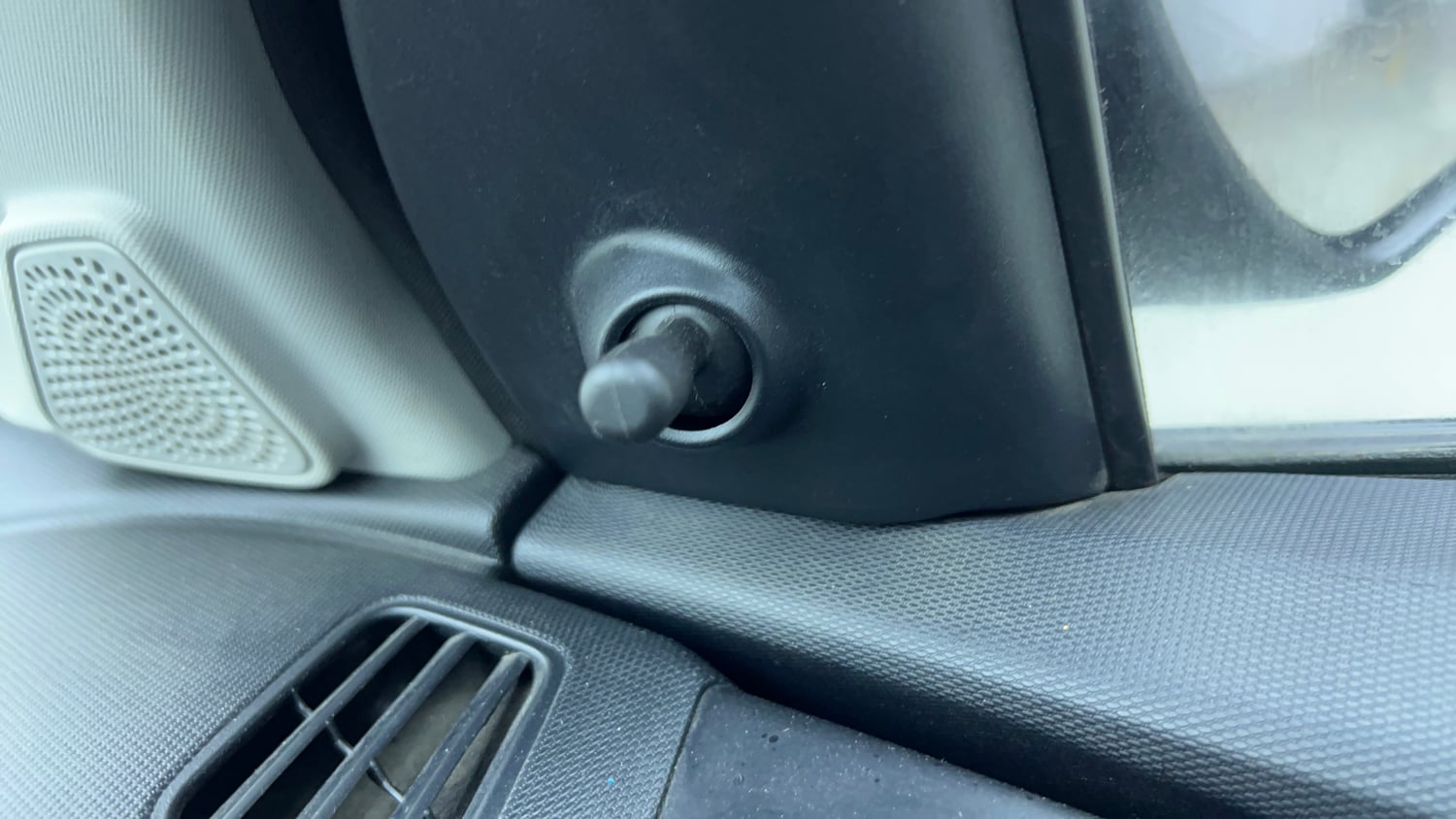 Used 2022 Tata Tiago XE Petrol Manual top_features Adjustable ORVM