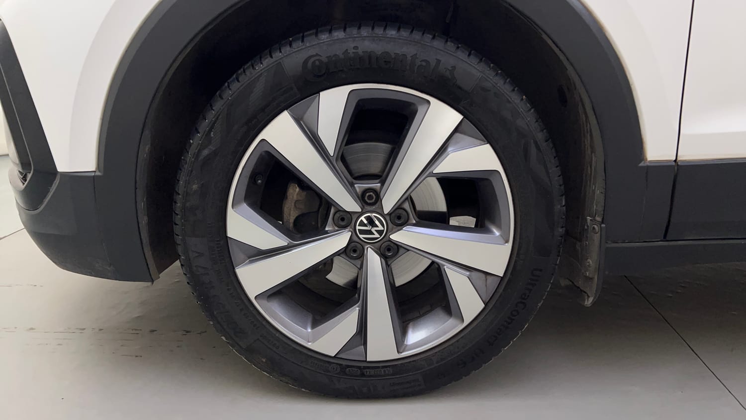Used 2023 Volkswagen Taigun Topline 1.0 TSI AT Petrol Automatic tyres LEFT FRONT TYRE RIM VIEW