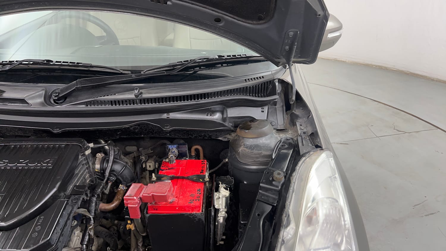 Used 2015 Maruti Suzuki Swift Dzire VXI Petrol Manual engine ENGINE LEFT SIDE HINGE & APRON VIEW
