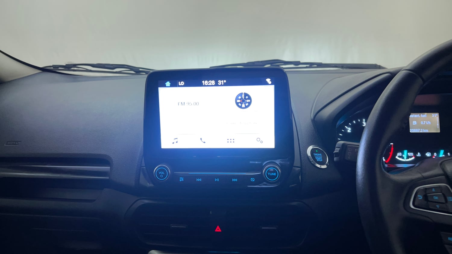 Used 2018 Ford EcoSport Titanium + 1.5L TDCi Diesel Manual top_features Touch screen infotainment system