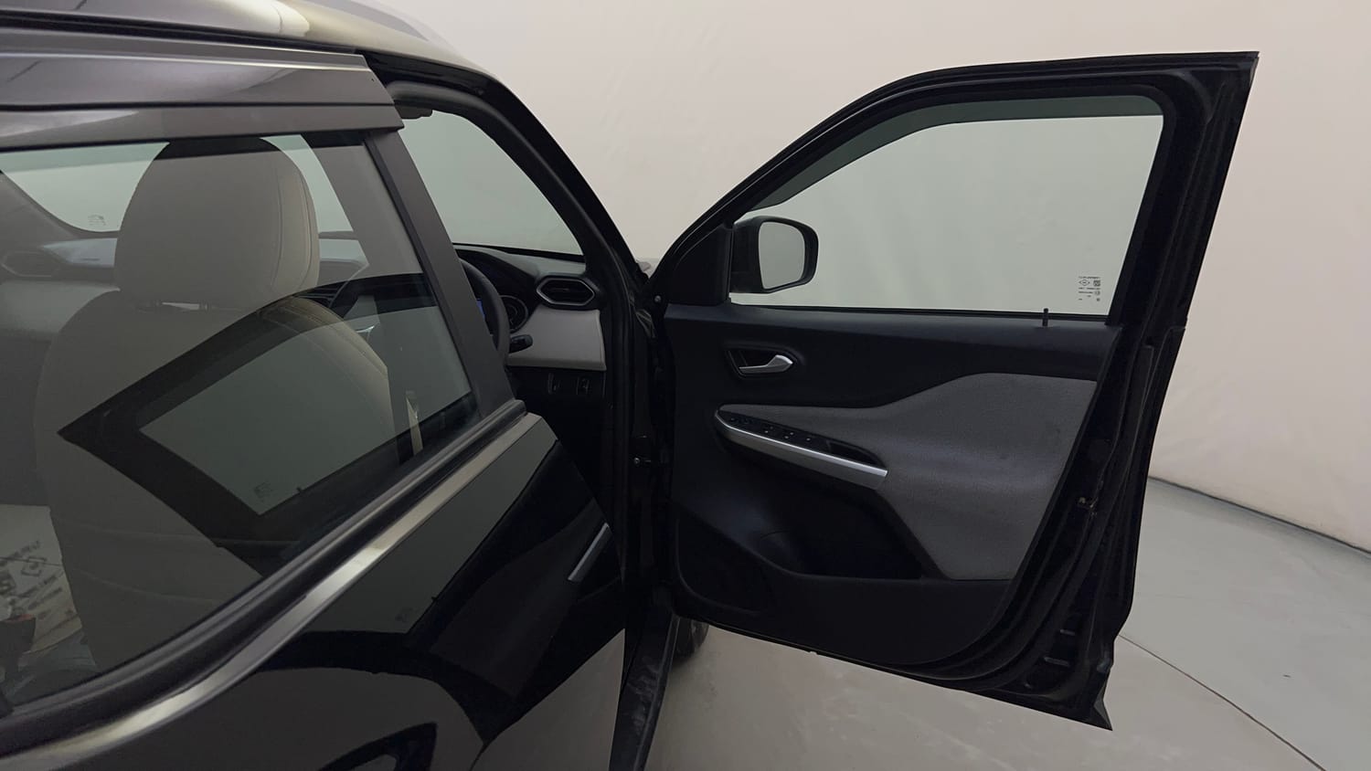 Used 2024 Nissan Magnite XL AMT Petrol Automatic interior RIGHT FRONT DOOR OPEN VIEW