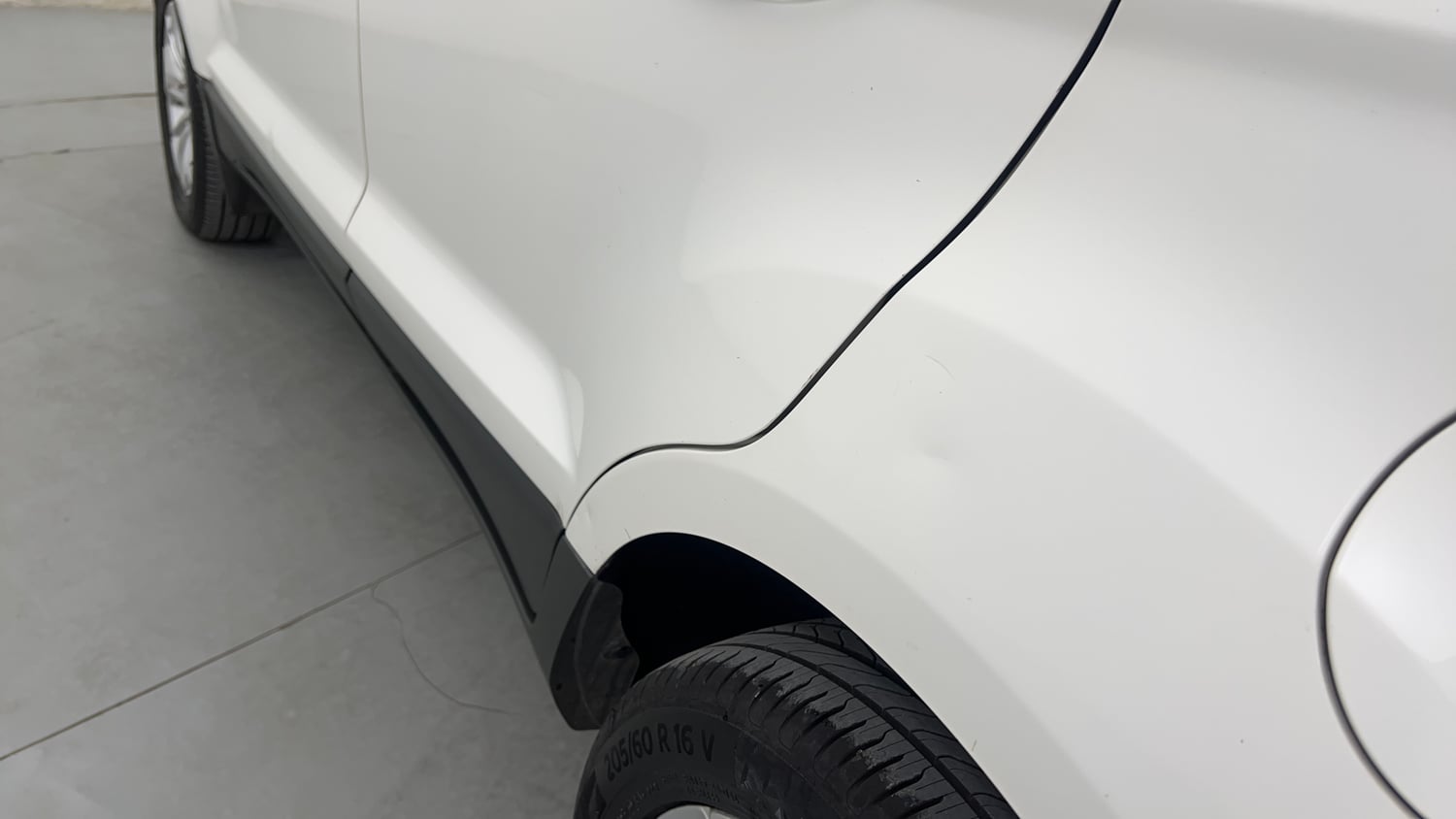 Used 2017 Ford EcoSport Titanium 1.5L Ti-VCT AT Petrol Automatic dents MINOR SCRATCH