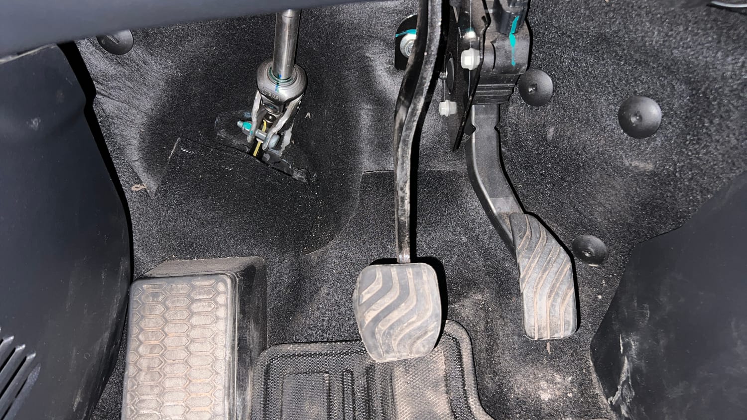 Used 2024 Nissan Magnite XL AMT Petrol Automatic interior PEDALS VIEW