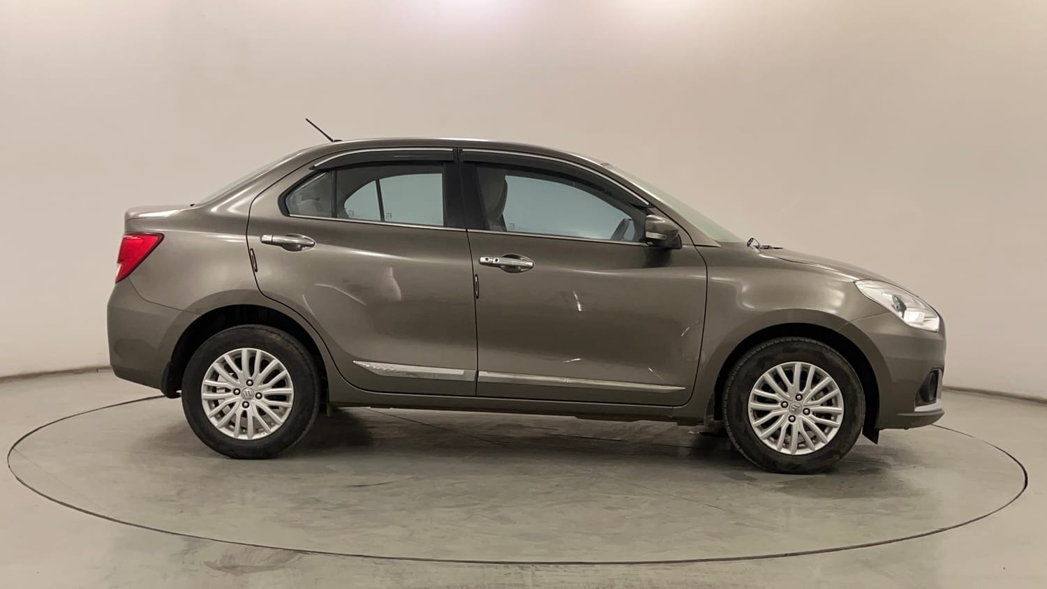 Used 2022 Maruti Suzuki Dzire ZXi CNG Cng Manual exterior RIGHT SIDE VIEW