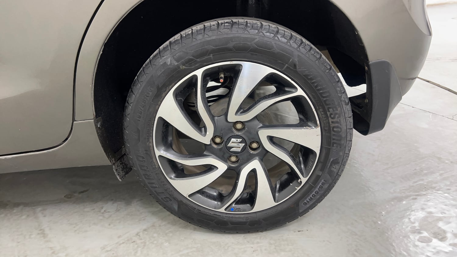 Used 2020 Maruti Suzuki Baleno Zeta Petrol Manual tyres LEFT REAR TYRE RIM VIEW