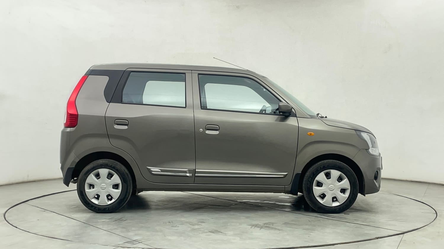 Used 2024 Maruti Suzuki Wagon R VXI 1.0 AGS Petrol Automatic exterior RIGHT SIDE VIEW