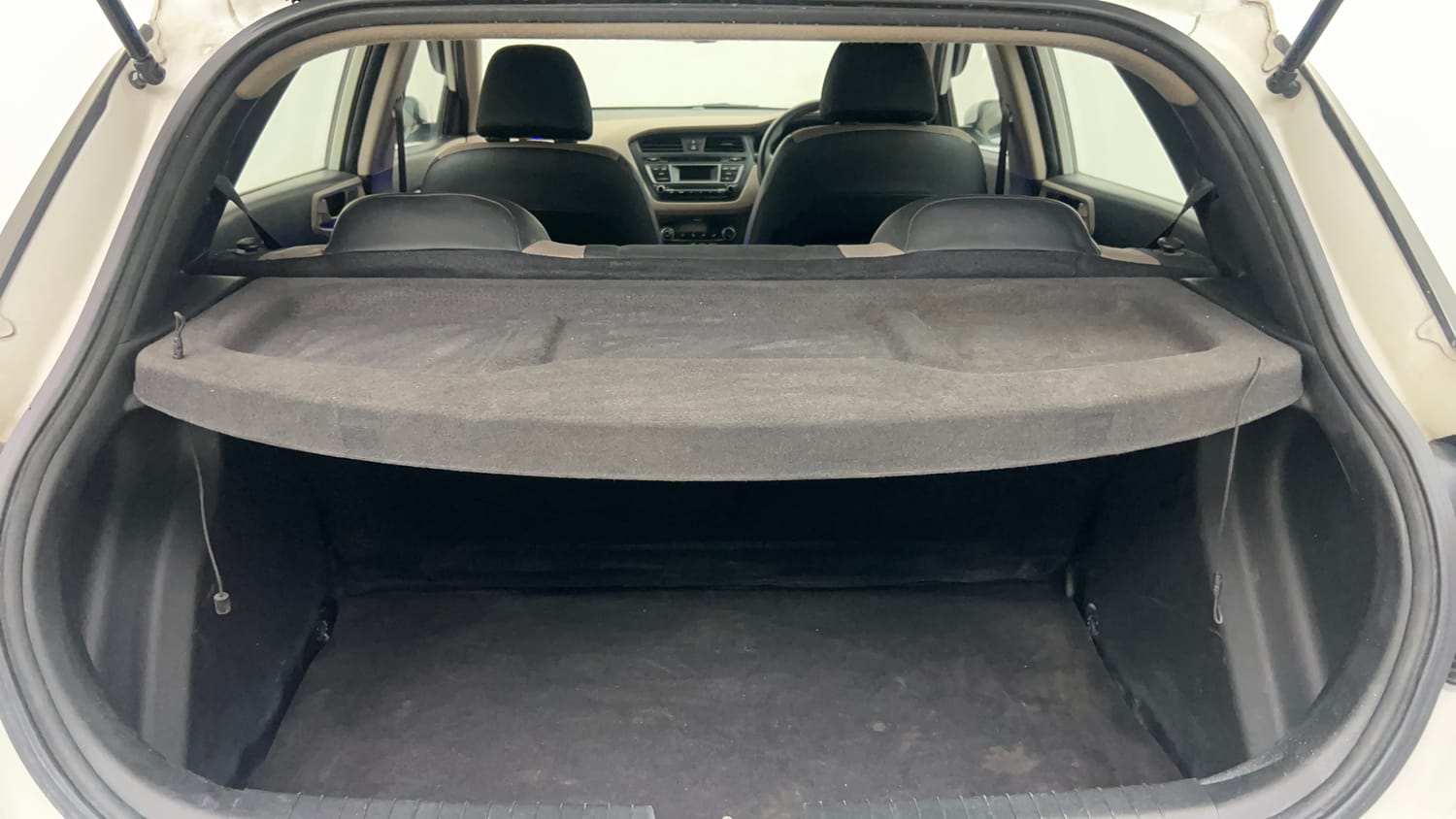Used 2016 Hyundai Elite i20 Sportz 1.2 Petrol Manual interior DICKY INSIDE VIEW