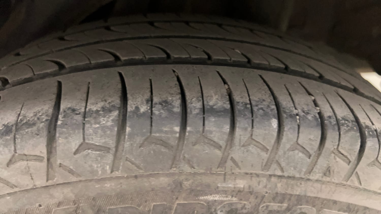 Used 2014 Honda Amaze 1.5 VX i-DTEC Diesel Manual tyres LEFT REAR TYRE TREAD VIEW