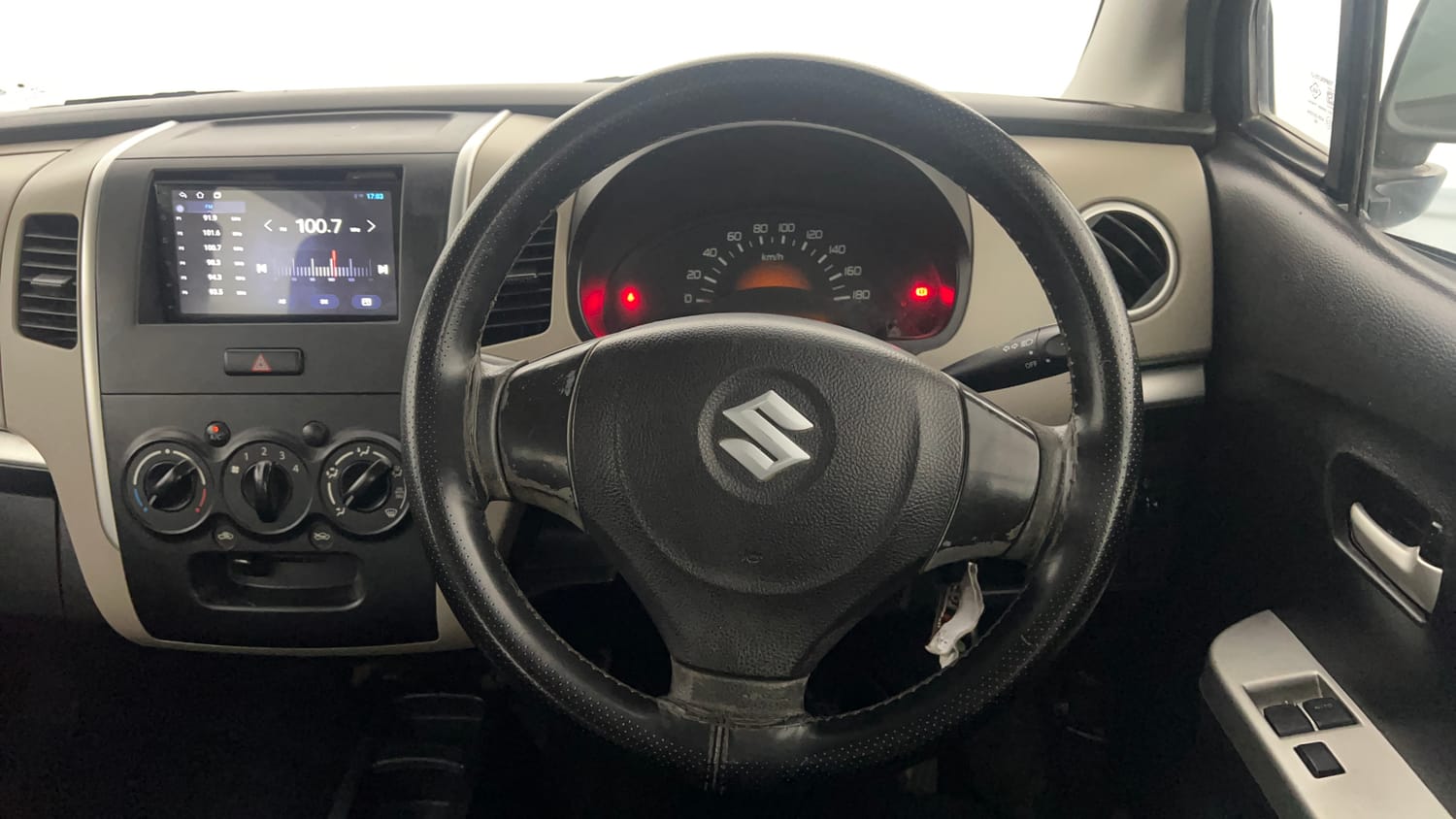Used 2014 Maruti Suzuki Wagon R LXI Petrol Manual interior STEERING VIEW