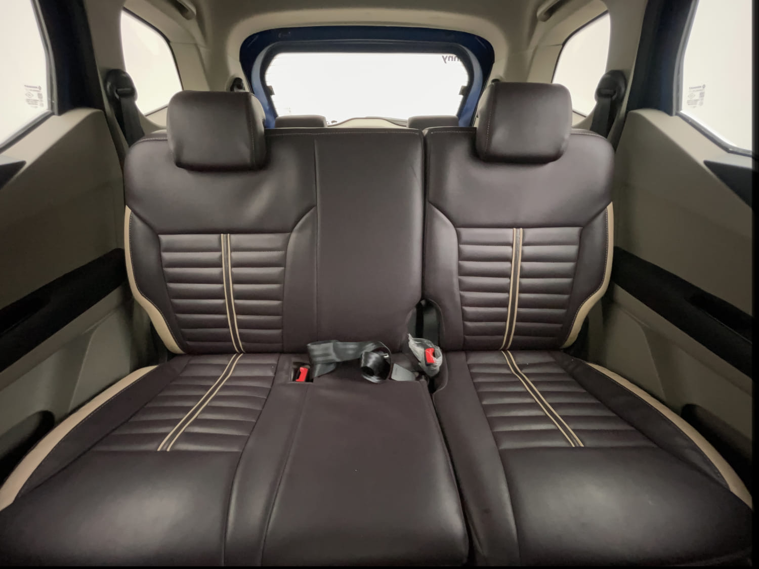 Used 2021 Renault Triber RXZ EASY-R AMT Petrol Automatic interior REAR SEAT CONDITION VIEW
