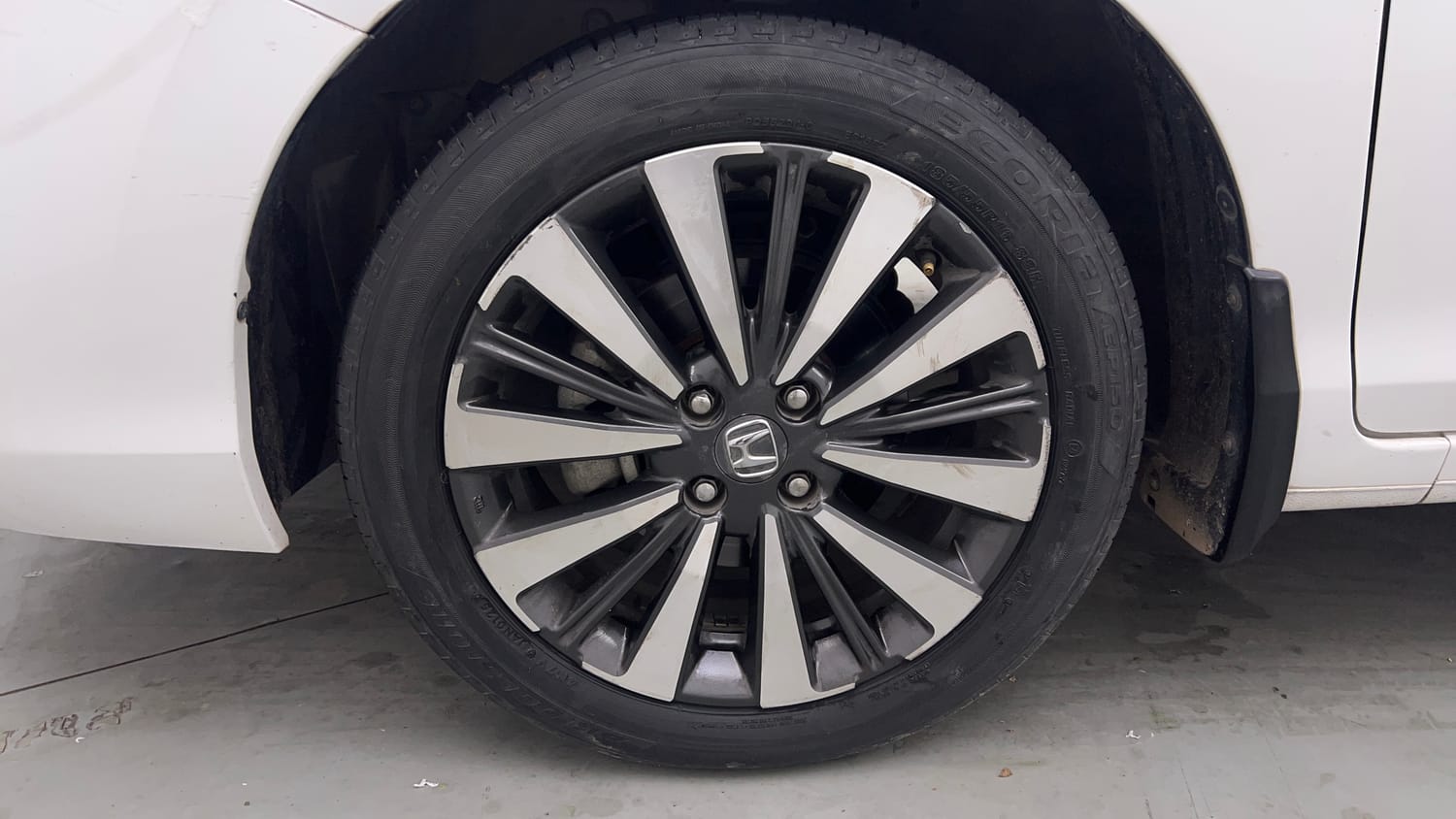 Used 2023 Honda City ZX Petrol CVT Petrol Automatic tyres LEFT FRONT TYRE RIM VIEW