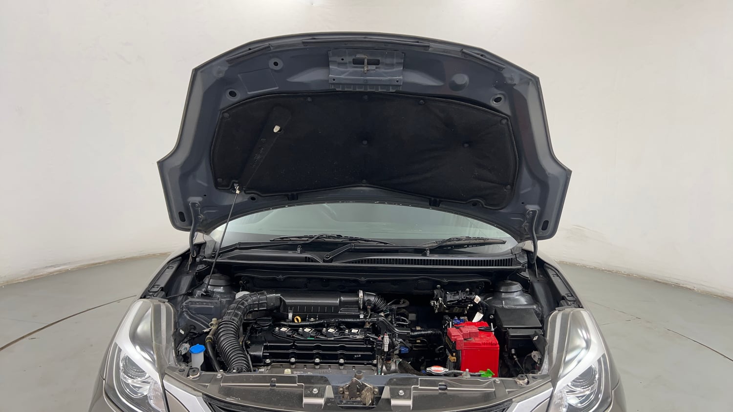 Used 2020 Maruti Suzuki Baleno Zeta Petrol Manual engine ENGINE & BONNET OPEN FRONT VIEW