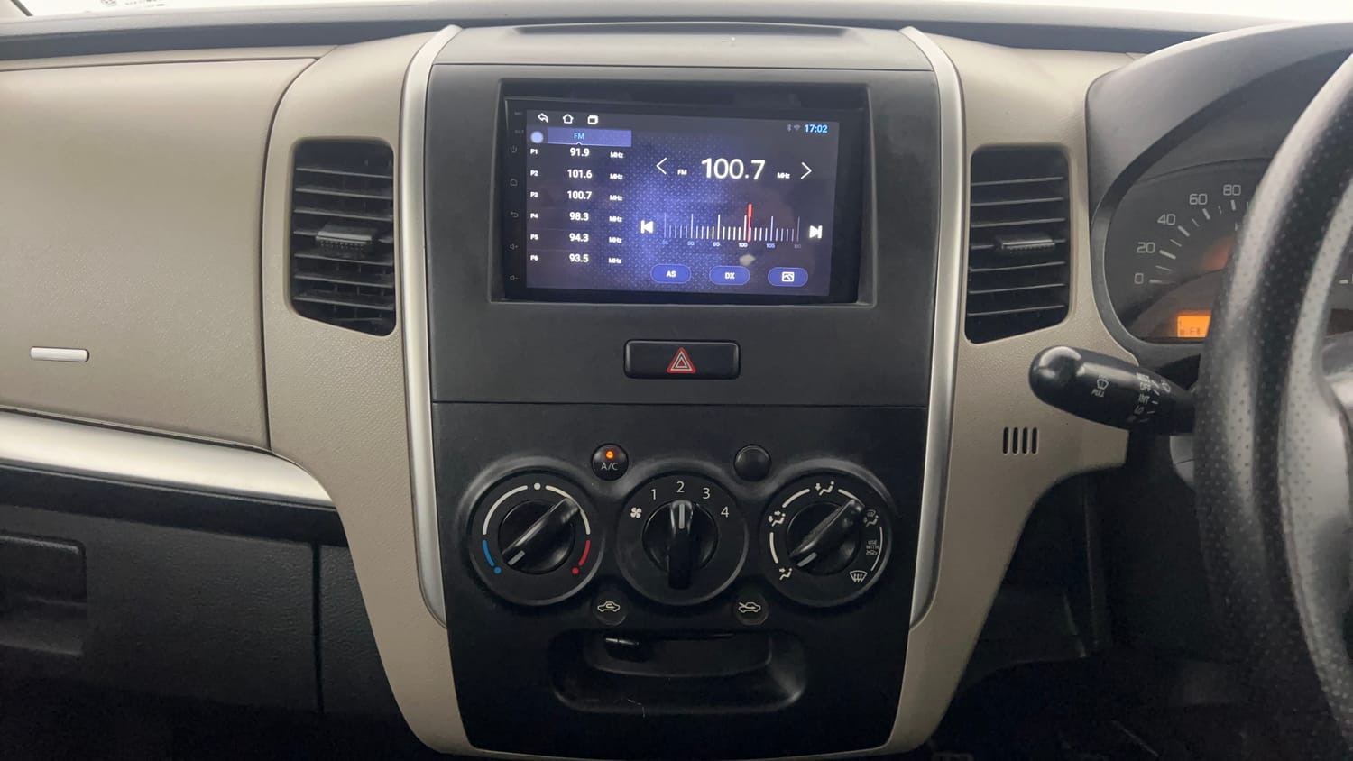 Used 2014 Maruti Suzuki Wagon R LXI Petrol Manual interior MUSIC SYSTEM & AC CONTROL VIEW