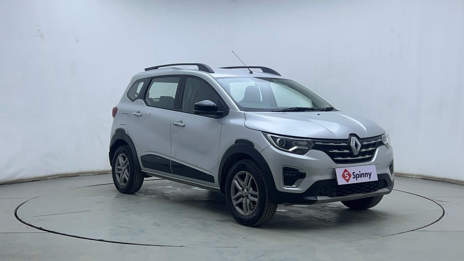 Used 2023 Renault Triber RXZ Petrol Manual exterior RIGHT FRONT CORNER VIEW