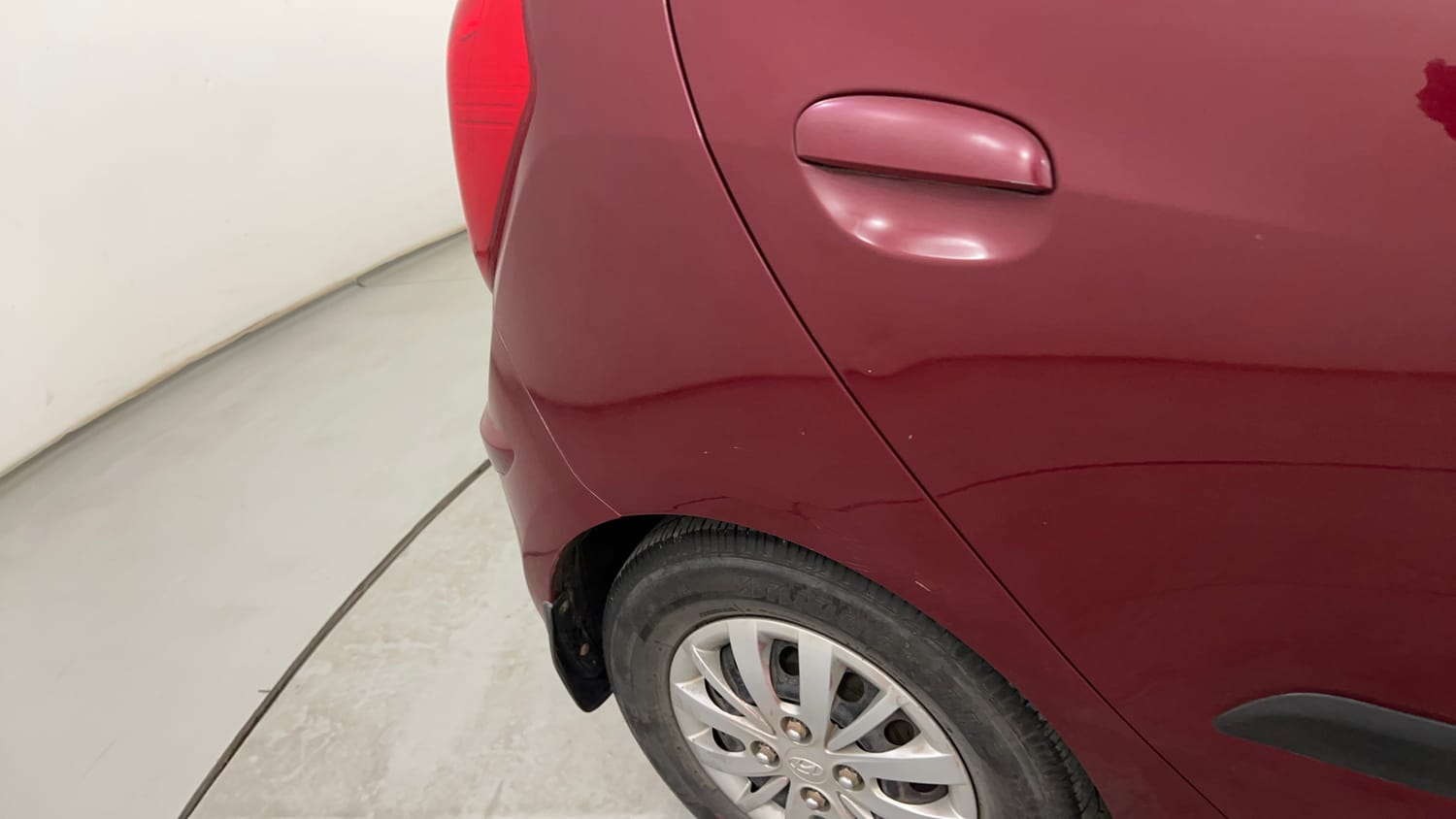 Used 2015 Hyundai i10 Sportz 1.1 iRDE2 Petrol Manual dents MINOR SCRATCH